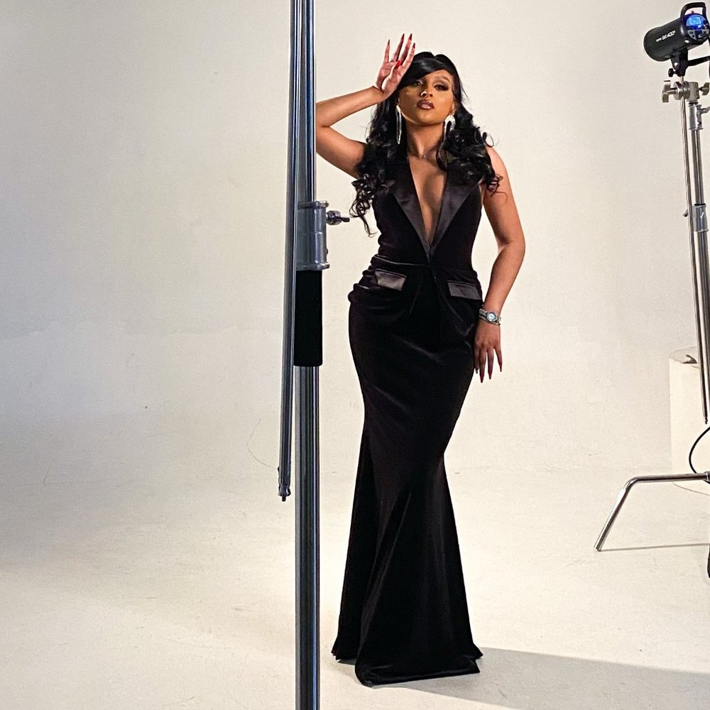 Jia Velvet Maxi Dress - Black